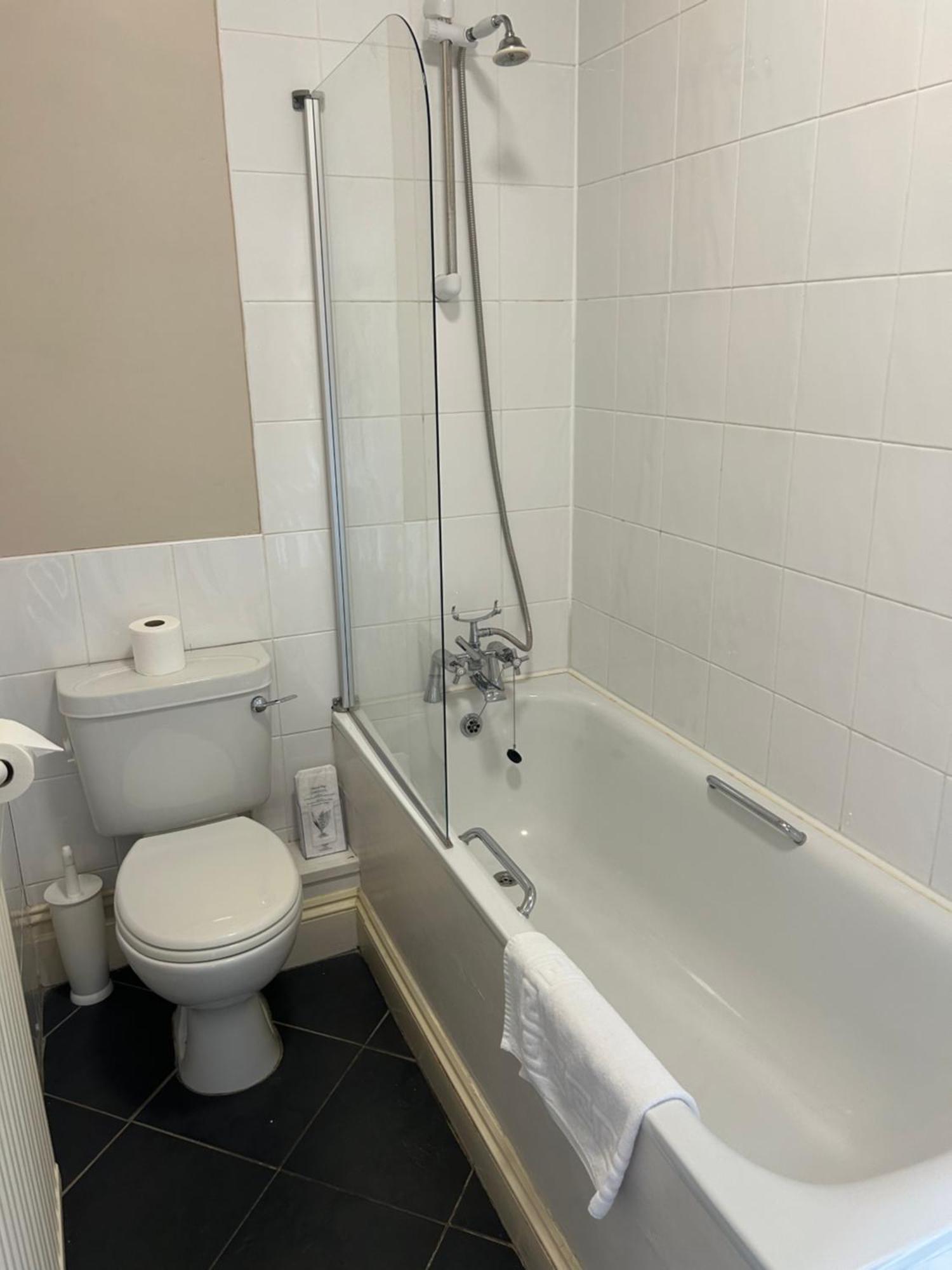 라파른 Broadway House B&B 외부 사진